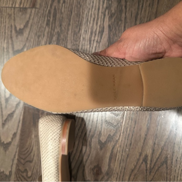 Cole Haan loafer - size 8  - like new - rarely worn - Picture 3 of 4